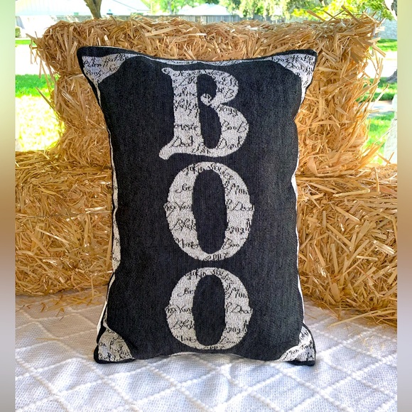 Halloween Decor Pillow Boo Grey- NWT - Picture 1 of 4